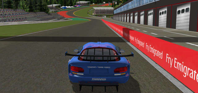 Speed Dreams 2.4.2 — official homepage banner Speed Dreams 2.4.2 发车位上的赛车横幅截图